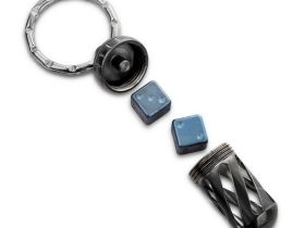 Брелок-капсула с игральными кубиками Acorn Dice Blue Titanium,Lion Steel, Нержавеющая сталь,синий, L/DD TiBL