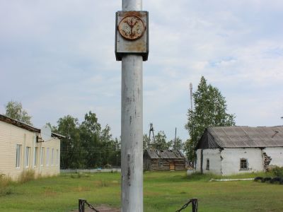 Обелиск первому старосте Баппагайинского наслега Филиппу Васильевичу Николаеву и первому председателю Земства наслега Игнатию Филипповичу Николаеву