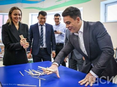 Известные гимнасты Никита и Дарья Нагорные попробовали себя в якутских видах спорта