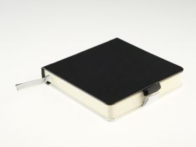 Блокнот для зарисовок Sketchmarker 9*14 см 80 л 140 г, твердая обложка черно-белая