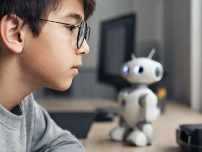 Карьера в ИИ-эпоху: «Ростелеком Лицей» запустил более 20 онлайн-курсов по цифровым специальностям