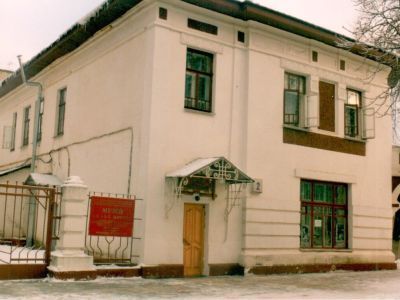 Коттедж с угловым балконом