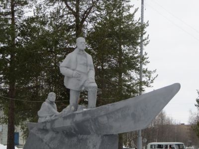 Скульптурный монумент В.А.Русанову