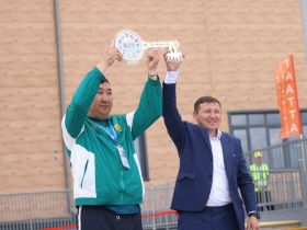 Крупнейший спортивный объект в сельской местности Якутии открыли в селе Ытык-Кюель