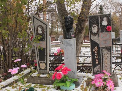Надгробие на могиле В.В. Шебалина