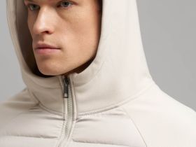 Стеганая куртка с наполнителем из натурального пуха