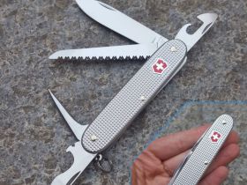 Нож перочинный Victorinox Farmer, сталь X55CrMo14, рукоять алюминиевый сплав Alox, серый