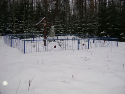 Воинское кладбище, где похоронены воины Советской Армии, погибшие в боях за освобождение Холмского района в период Великой Отечественной войны