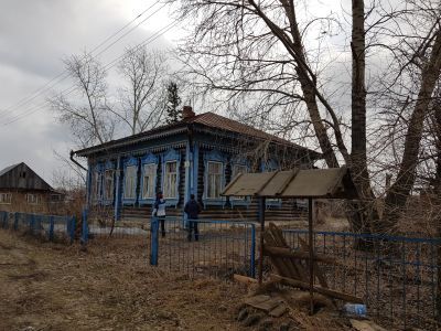 Деревянный жилой дом начала XX века с богатым резным декором