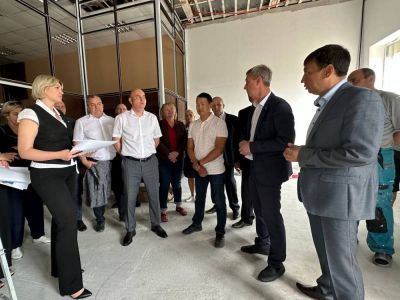 Удачный: «Амплуа», автошкола и встреча главы района с коллективами