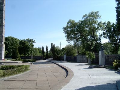 Братская могила 1200 воинов 11 Гвардейской армии, погибших при штурме города и крепости Кенигсберг в апреле 1945 г.