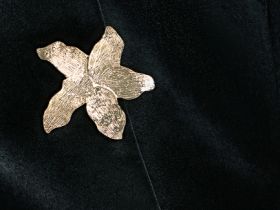 Бархатный жилет, Черный