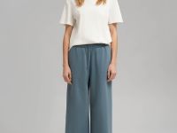 Трикотажные брюки объемного кроя из футера