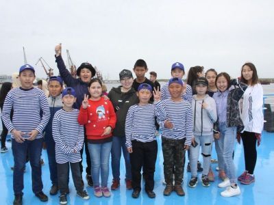 Дети из Амгинского района и Жатая прокатились на «Кораблике счастья»