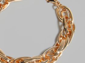 Браслет из крупных звеньев