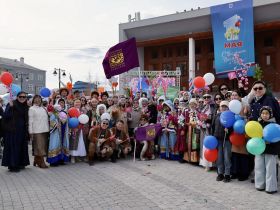 В Якутске чествовали трудовые династии, лауреатов премии и ветеранов профсоюзного движения