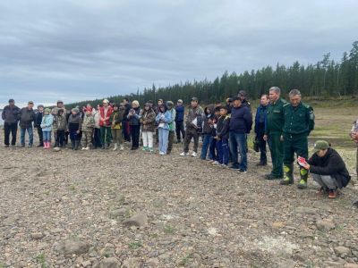 АЛРОСА выпустила в Вилюй 20 тысяч мальков сибирского осетра