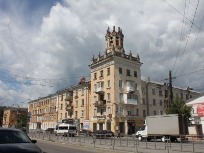 Дом жилой с башенкой