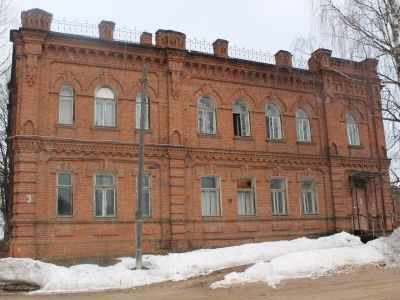 Здание уездной поликлиники