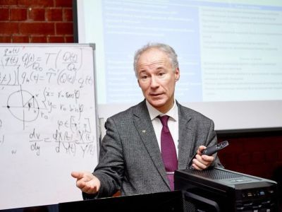 На «Часе эксперта» в Ил Тумэне рассказывают о новой промышленной политике для Арктики