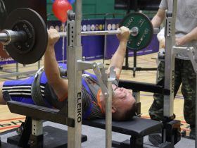 Более ста спортсменов собрал чемпионат Якутии по пауэрлифтингу