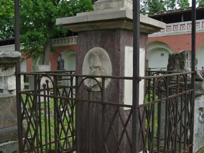 Могила Хераскова Михаила Матвеевича (1733-1807)