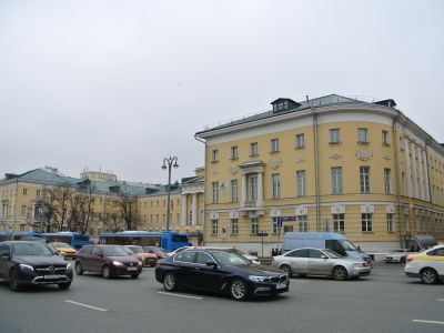 Старое здание