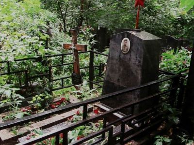 Могила - Ожогин Андрей Матвеевич (1910-1949), Герой Советского Союза