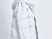 Куртка на кнопках с капюшоном