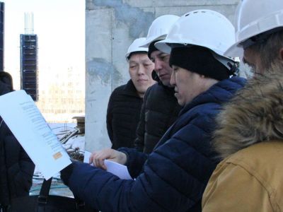 Глава Мирнинского района Александр Басыров посетил три объекта в алмазной столице