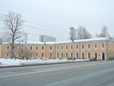 Южный служебный флигель