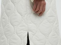 Утепленное пальто А-силуэта с капюшоном