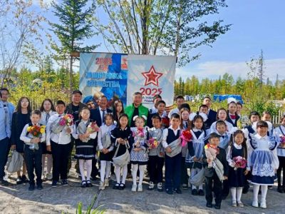 Компания «Нордголд» поздравила школьников Тяни и Эжанцев с Днем знаний