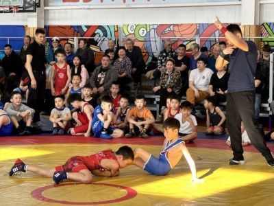 В Амгинском районе определили победителей турнира по вольной борьбе памяти братьев Неустроевых