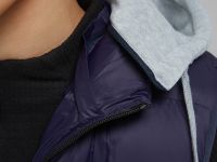 Утепленный жилет со съемным капюшоном