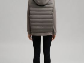 Стеганая куртка с наполнителем из натурального пуха