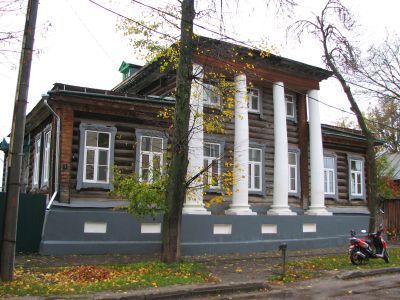 Дом Попова (каменный и деревянный корпуса)