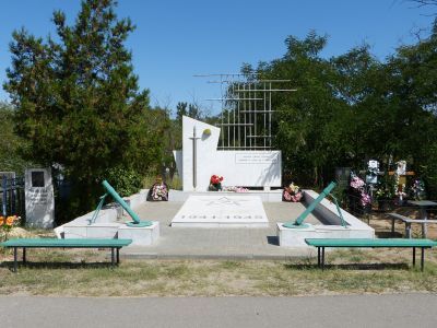 Братская могила советских воинов и рабочих