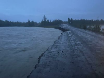 В Оймяконском районе из-за дождевого паводка разрушились участки дорог