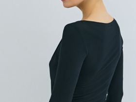 Лонгслив с драпировкой и асимметричным вырезом, Черный