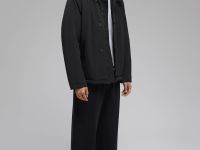 Утепленная куртка с капюшоном