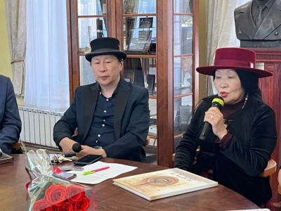 Электронная версия книги Хатылаевых представлена в Якутске