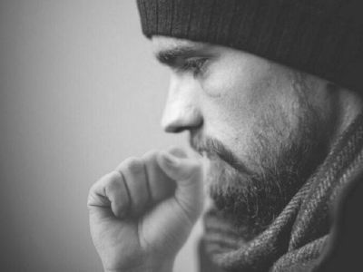 Врач назвал лекарства для лечения сухого кашля