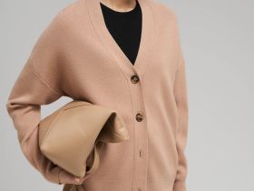 Кардиган свободного кроя с v-вырезом