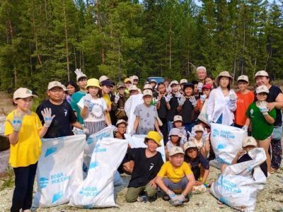 Экологи провели субботник «Вода России» на озере Мохсоголлох в Якутии