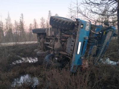 В Мирнинском районе Якутии в ДТП погиб водитель, пострадал ребенок
