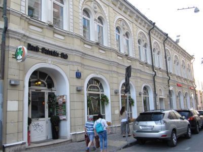 Доходное владение Товарищества Невской Ниточной Мануфактуры: Доходный дом К.Ф.Цыганова, 1871 г., архитектор А.Н.Стратилатов