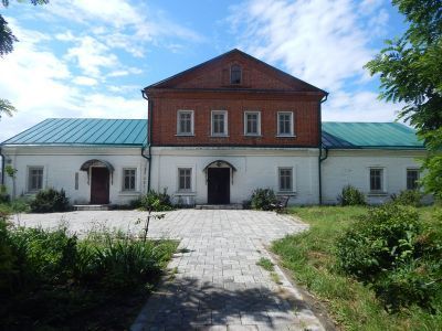 Гостиница за вратами