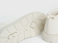 Сапоги-дутики, Белый