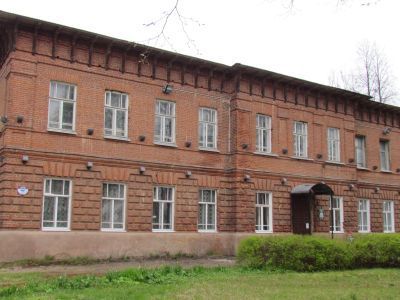 Здание, в котором располагалась Красносельская художественно-ремесленная учебная мастерская